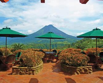 The Springs Resort and Spa at Arenal - La Fortuna - Patio