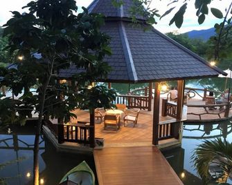 Ban Suan Tawan Chiang Dao - Chiang Dao - Innenhof