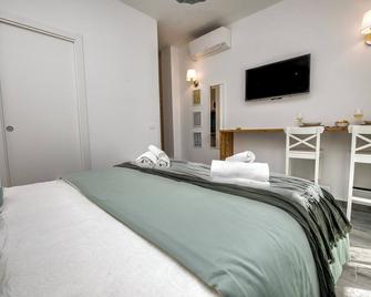 aMoneglia, 2 minutes walk to the beach, PVT PARK - Moneglia - Habitación