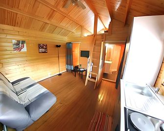 Bungalow charmant à Saint-Joseph, vue sur la piscine - Saint-Joseph - Salon