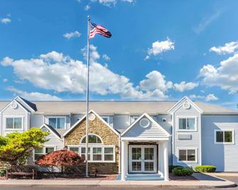 Microtel Inn & Suites by Wyndham Victor/Rochester - Victor - Edificio
