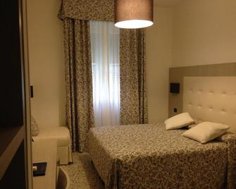Albergo Degli Amici - Monterosso al Mare - Camera da letto