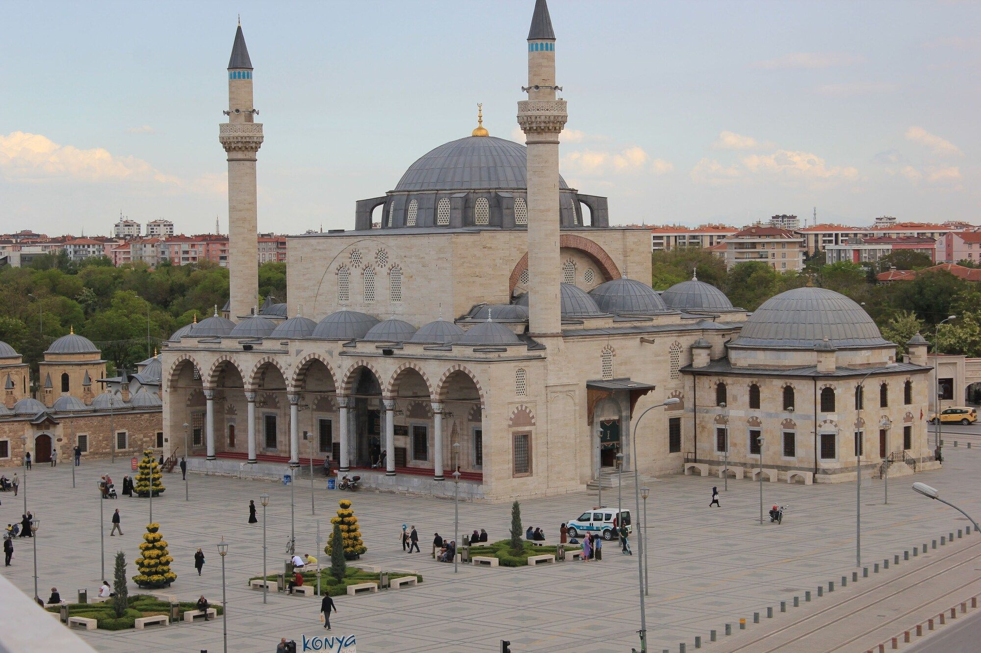 Think Hotel thumbnail 3