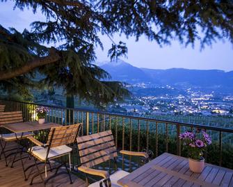 Schloss Plars Wine & Suites - לאגונדו - מרפסת