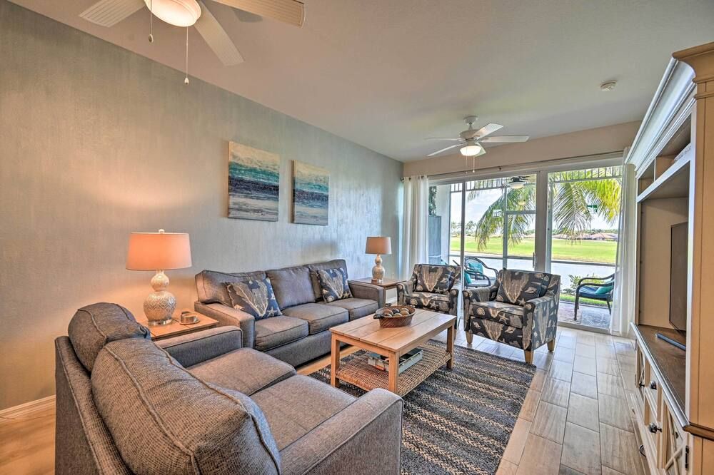 Luxury Golf Villa in Beautiful Lely Resort w/ Pool - Naples - Olohuone