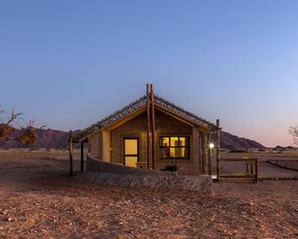 Desert Camp - Sesriem - Edificio