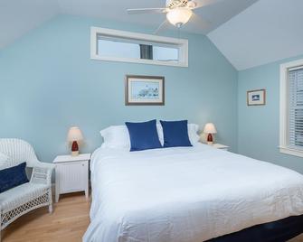Owls Head Cottage at One Long Beach - York Beach - Bedroom