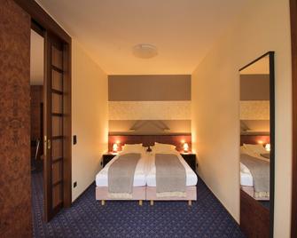Vintagehotel Adler - Bad Bertrich - Schlafzimmer