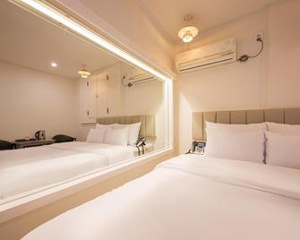 Cheonan Honeymoon Motel - Cheonan - Habitación