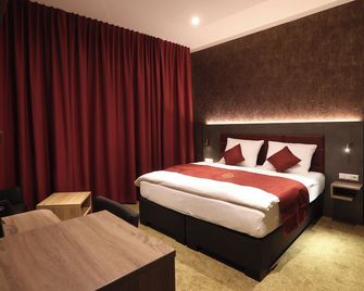 Hotel Golden Pearl Magdeburg im Stadtzentrum - Magdeburgo