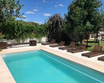 Brisas del Lago Apartamentos - Colón - Piscina