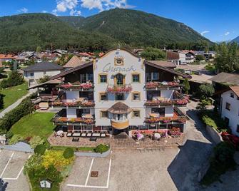Hotel Gissbach - Brunico - Gebouw