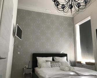 Balance Green Door 7 - Budapest - Bedroom