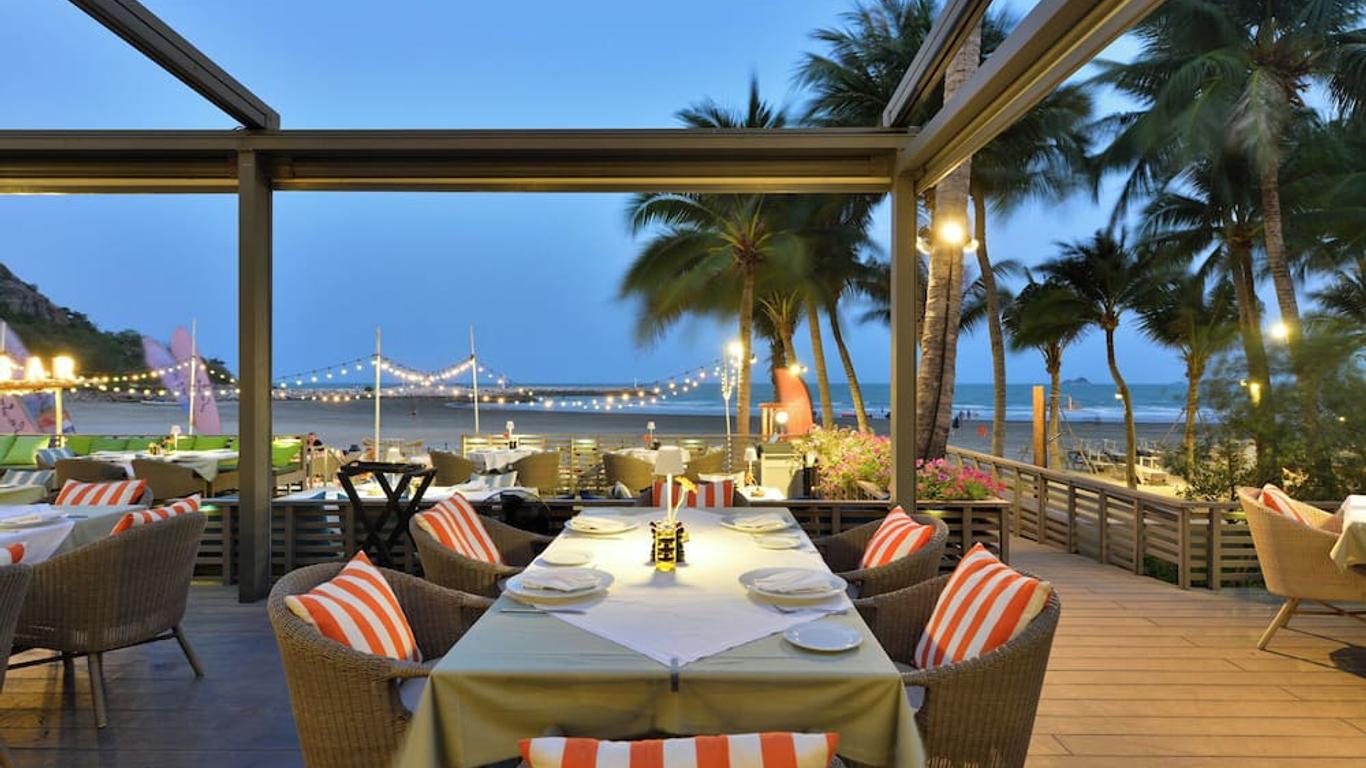 أنانتاسيلا فيلا باي ذا سي