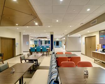 Holiday Inn Express & Suites Diamond - Kingstown - Restaurante