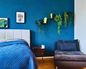 Design Studio Apartment in the City Center, just two steps from Opera - Frankfurt am Main - Bedroom