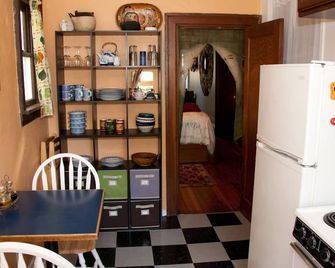 Seattle At Its Best - The Premiere Walking Neighborhood!! - Seattle - Bedroom