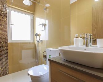Relaxing Guesthouse - Sónias Houses - Lisbon - Bathroom