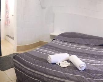 Oxford Hotel Motel - Cunnamulla - Bedroom