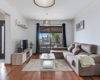 Casa do Lombo - Gaula - Sala de estar