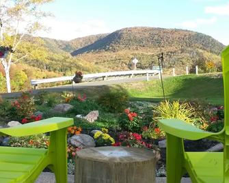 Cornerstone Motel - Cheticamp - Balcony