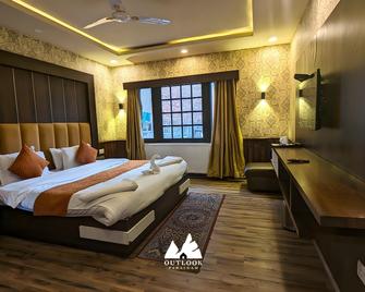 Hotel Outlook - Pahalgam - Bedroom