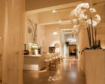 Cosmo Hotel Palace - Cinisello Balsamo - Front desk