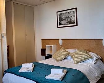 Hotel de Normandie - Saint-Aubin-sur-Mer - Schlafzimmer