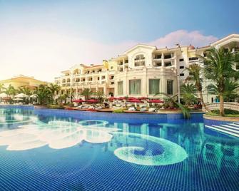 Country Garden Phoenix Hotel Maoming - Maoming - Pool