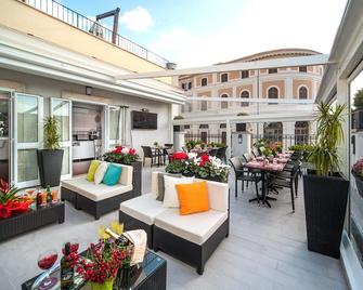 Relais Trevi 95 Boutique Hotel - Rome - Patio