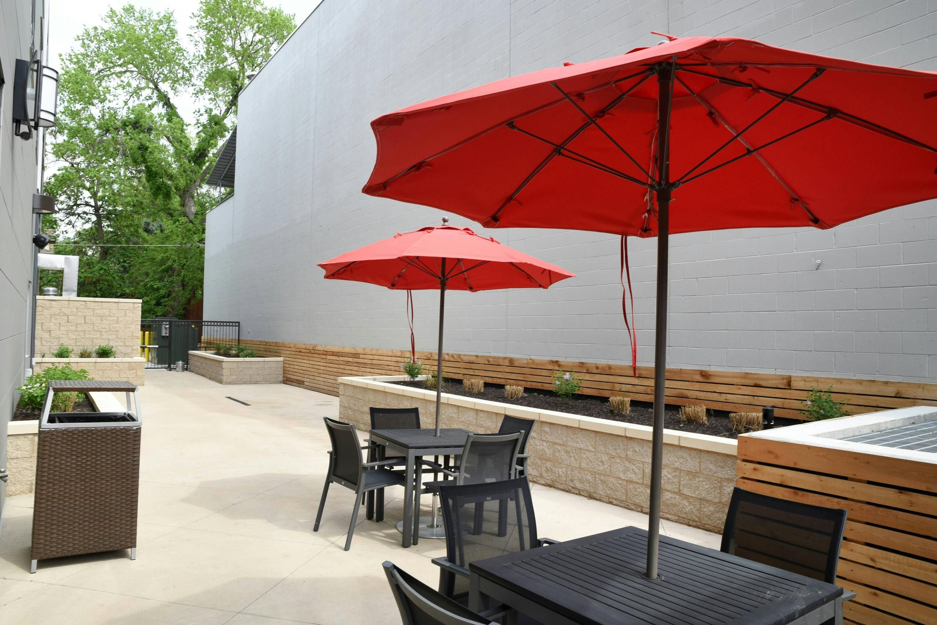 TownePlace Suites by Marriott Lawrence Downtown - Lawrence - Patio