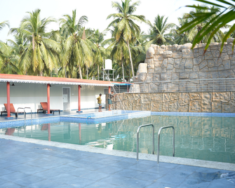 The Palem Retreat - Pālakollu - Pool