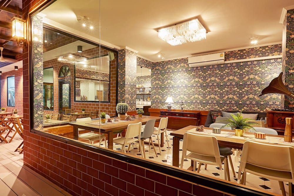 Chez Bure - Bure Homestay - קאנצ'אנאבורי - מסעדה