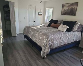 Charming farmhouse with 3 bedrooms and WiFi, AC in enchanting Rutherfordton - Rutherfordton - Habitación