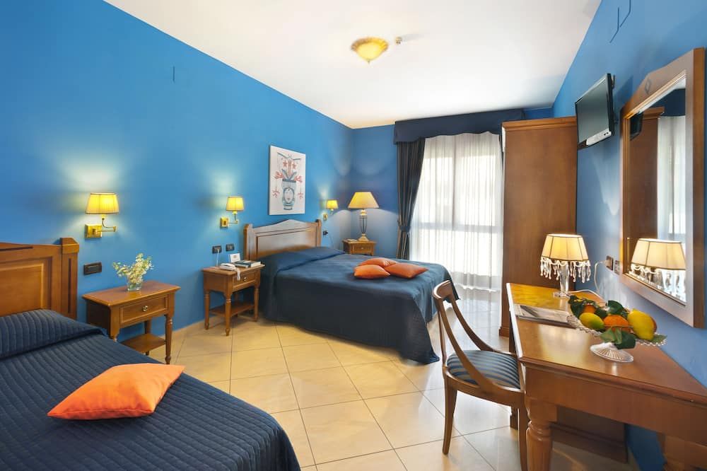 Ulisse Deluxe Hostel - סורנטו - חדר שינה