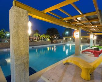 Venue 88 - General Santos - Piscina