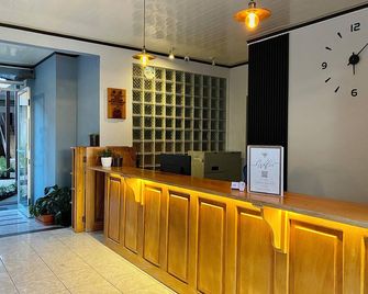 Hotel Arenal Rabfer - La Fortuna - Front desk