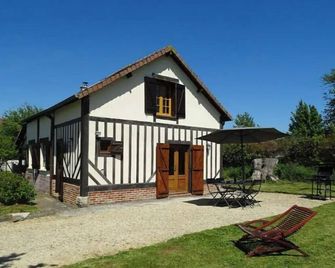 Country house in the heart of rural Pays d'Auge - Le Renouard - Building
