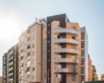 아파르타멘토스 투리스티코스 마다니스 - 바르셀로나 - 건물