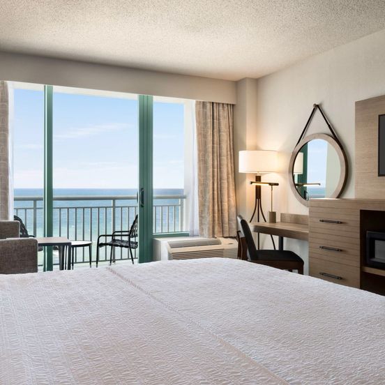 Bedroom view of Hampton Inn Virginia Beach-Oceanfront South