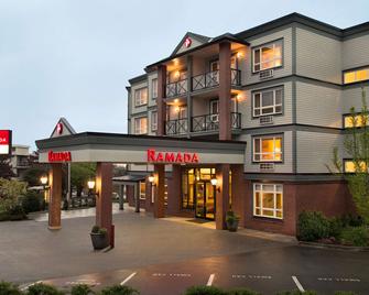 Ramada by Wyndham Nanaimo - Nanaimo - Building