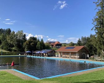 Apartment at 980 m, with balcony, parking place and internet, close byTriberg - Schonach im Schwarzwald - Pool