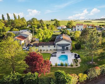 Beautiful Home In Montreuil Bellay - Le Puy-Notre-Dame - Gebäude