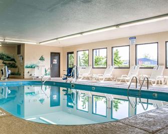 Comfort Inn Cambridge - Cambridge - Pool