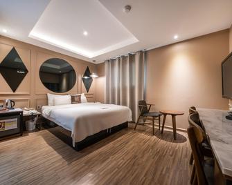 Yeoksam Hotel Lin - Seoul - Bedroom