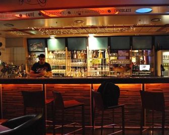 Kölnotel Hostel, Apart and Suite - Colonia - Bar