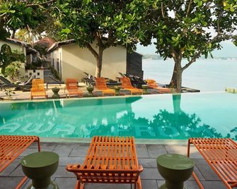 إسكايب بيتش ريزورت - كوه ساموي - حوض السباحة