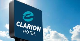 Clarion Hotel and Suites Conference Center Memphis Airport - Memphis - Building