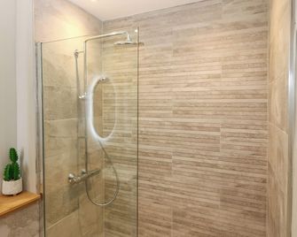 Ashlea - Lauder - Badkamer