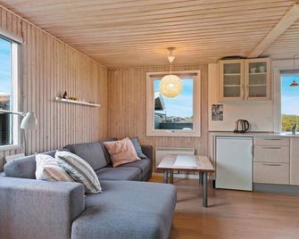 Amazing Home In Lokken With 3 Bedrooms - Løkken - Wohnzimmer